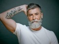 مرد ۶۰ ساله‌ای که با گذاشتن ریش تبدیل به مدل دنیای مد شد - روژان