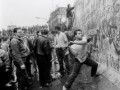 بازسازی دیوار برلین در بیست و پنجمین سالگرد تخریب با ۸۰۰۰ بالن درخشان : ۸ تصویر زیبا | ۴Farda