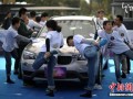 یک رقابت مسخره برای بردن BMW!/تصاویر