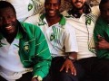 عکس گرفتن بازیکنان نیجریه با علیرضا حقیقی+عکس | بمب آف BOMBOFF