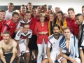 عکس یادگاری بازیکنان آلمان با مرکل در رختکن | بمب آف BOMBOFF