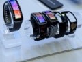 گزارش آی تی-اخبار دنیای فناوری Gear Fit دست‌بند هوشمند سامسونگ معرفی شد: صفحه‌ی نمایش خمیده و نمایش ضربان‌قلب کاربران - گزارش آی تی-اخبار دنیای فناوری