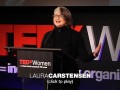 لورا کارس تنسن: افراد پیرتر خوشحال ترند (ویدیو TED)