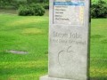 سنگ قبر استیو جابز!!!