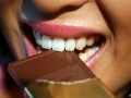 تغذیه و سلامتی  - افرادی که شکلات مصرف می کنند لاغر تر هستند.