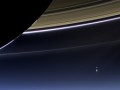 زمین از نگاه زحل ...! | سایت علمی باهوش