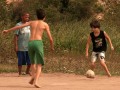 کشف تازه و عجیب تیم بارسلونا ؛ پسر بدون پا ! / تصاویر