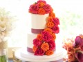 تصاویر کیک های عروسی تزئین شده با گل طبیعی
