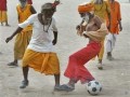 عکس -- فوتبال مرتاضان هندی!