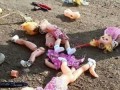 بمبهای عروسکی در جاده بغداد - دیالی   عکس | سایت خبری  تحلیلی اخبار مرز (مرز نیوز)