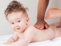 سلامت بانوان اوما-فواید ماساژ دادن نوزادان با روغن