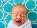 سلامت بانوان اوما-تأثیر تغذیه مادر بر گریه های نوزاد