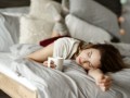 ۲۲ نوشیدنی و دمنوش خواب آور قوی برای درمان بی خوابی