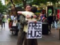 آغوش رایگان "جنبش حمایت از بیماران ایدزی"
