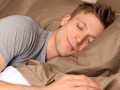 چرا پزشکان توصیه می‌کنند به پهلوی چپ بخوابیم؟ - چطور